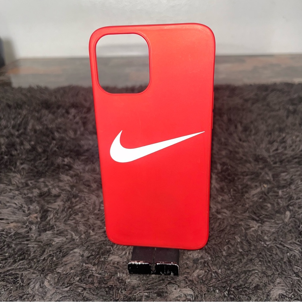 12 Pro Max Red Phone Case 🔥🔥🔥🔥🔥‼️‼️ - Picture 4 of 15